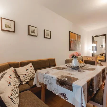 Apartment Fewo Sun & Snow By Interhome * Бад Хофгаштайн